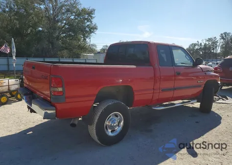 2001 Dodge Ram 2500 z USA, uszkodzony, nr VIN 1B7KF23631J616435